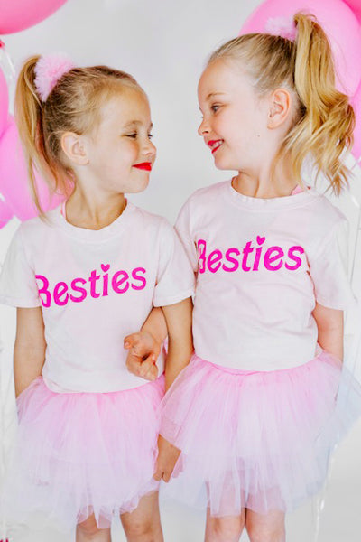 Besties Tee in Light Pink