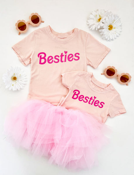 Besties Tee in Light Pink