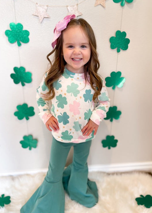 Pink and Green Clover with Twinkles Sweatshirt